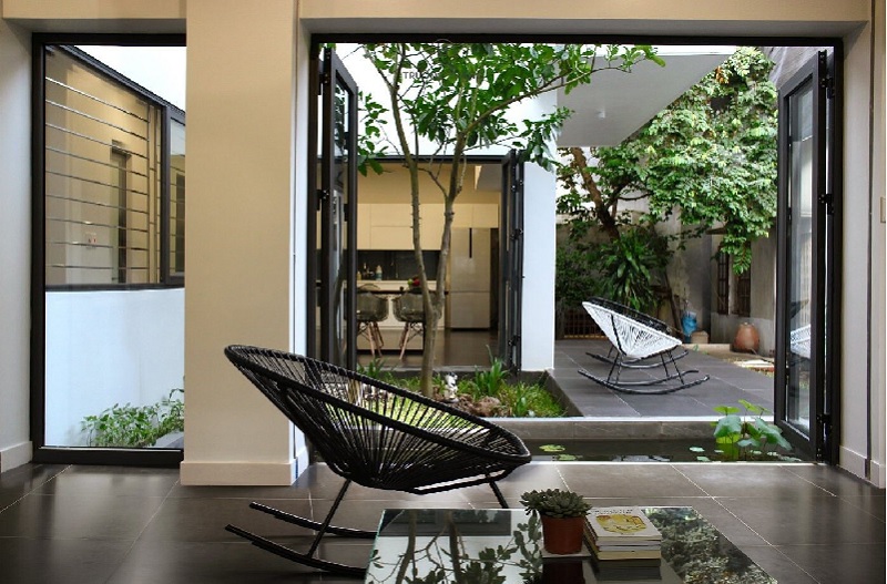 Cây xanh, non bộ giúp không gian thoáng đãng hơn