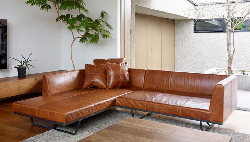 Khung sofa bằng sắt tạo sự chắc chắn, bền bỉ cho sản phẩm